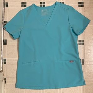 FIGS Scrub Top Size Small